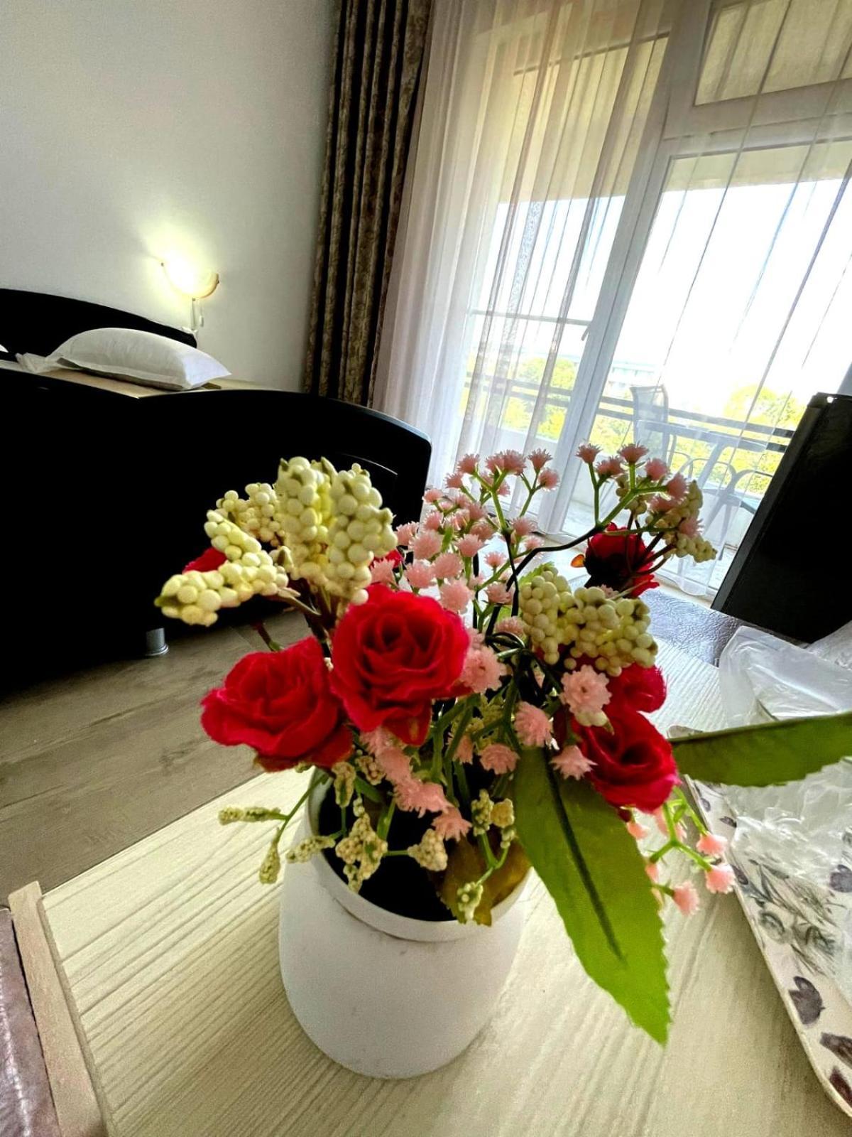 Hotel Iulia Resort Venus Bagian luar foto