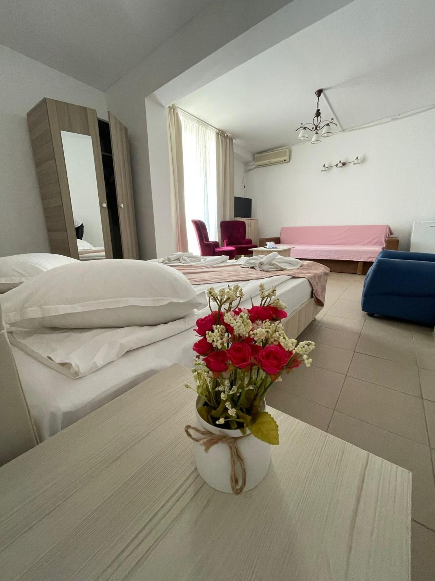 Hotel Iulia Resort Venus Bagian luar foto