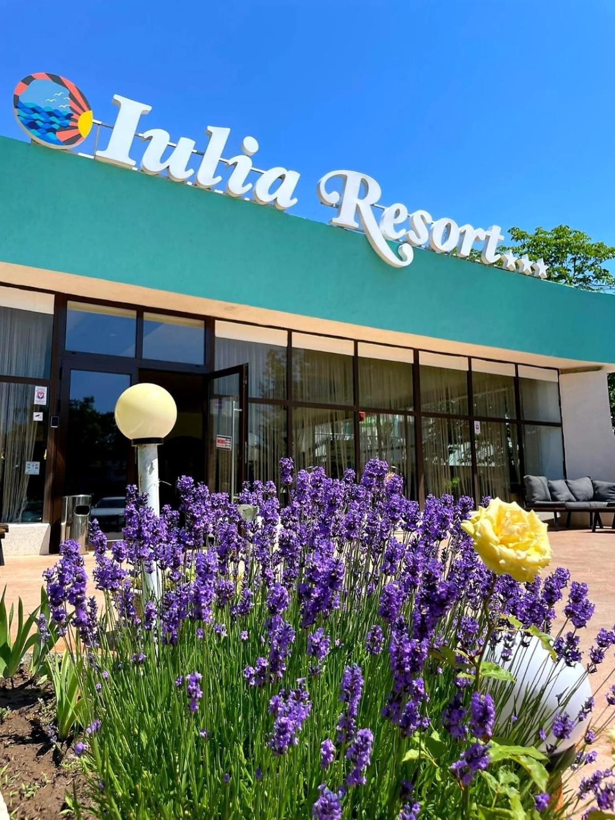 Hotel Iulia Resort Venus Bagian luar foto