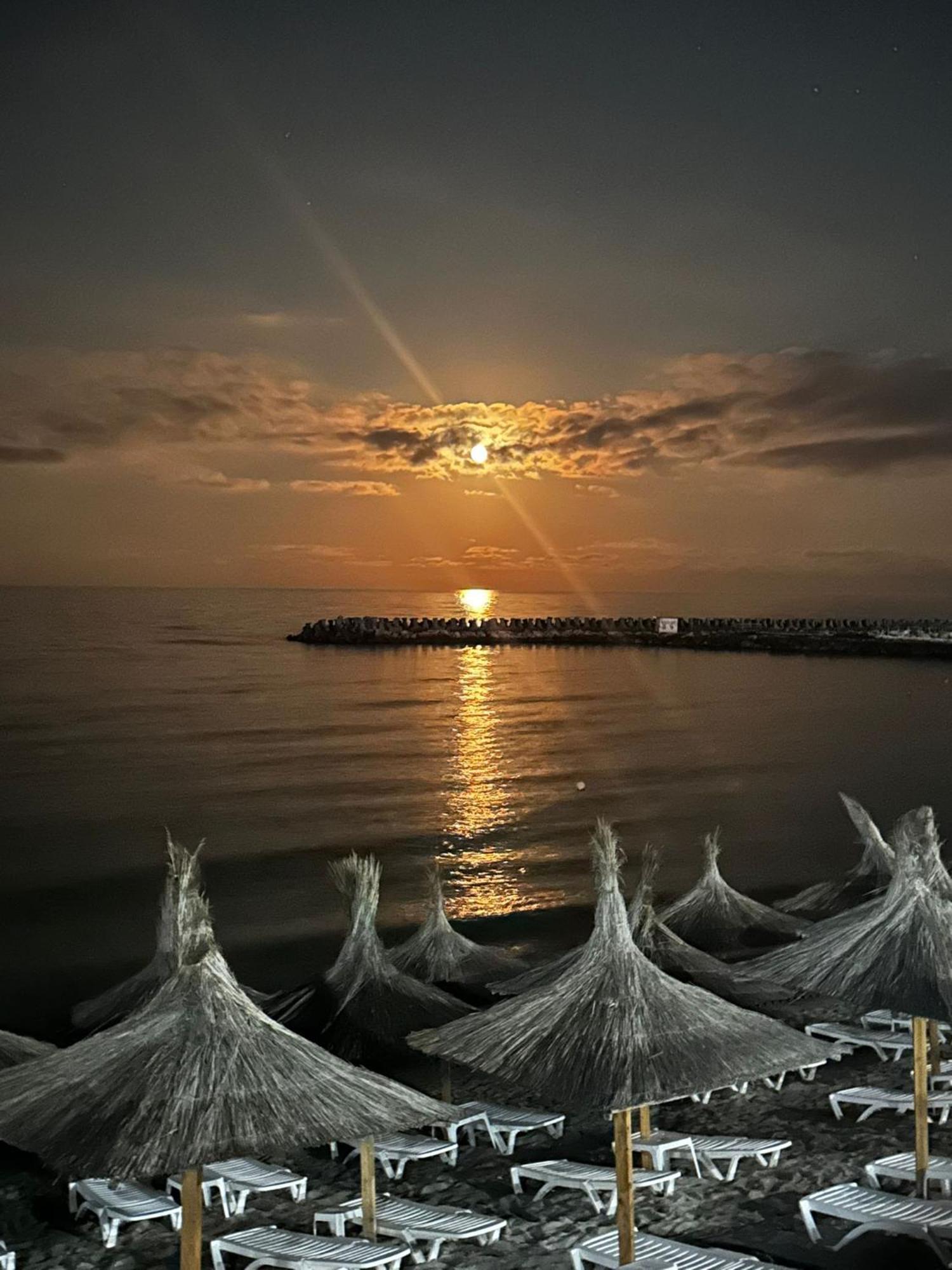 Hotel Iulia Resort Venus Bagian luar foto